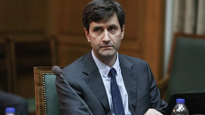 Ξεχειλίζει η λαϊκή οργή: Ειδικό Δικαστήριο για τον Χουλιαράκη θέλουν οι συνταξιούχοι ένστολοι! – Ζητούν να τηρηθεί η αυτόφωρη διαδικασία